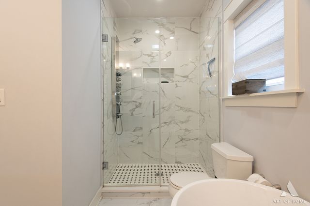6438 W Dakin Street, Chicago, IL 60634