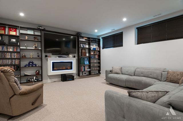 6438 W Dakin Street, Chicago, IL 60634