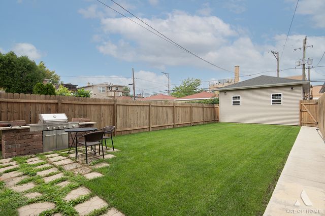 6438 W Dakin Street, Chicago, IL 60634