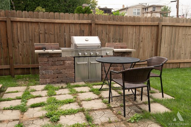 6438 W Dakin Street, Chicago, IL 60634