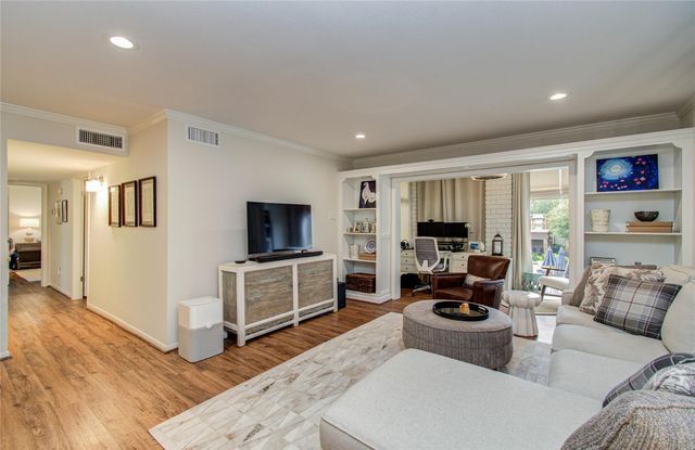 7575 Katy Freeway 113, Houston, TX 77024