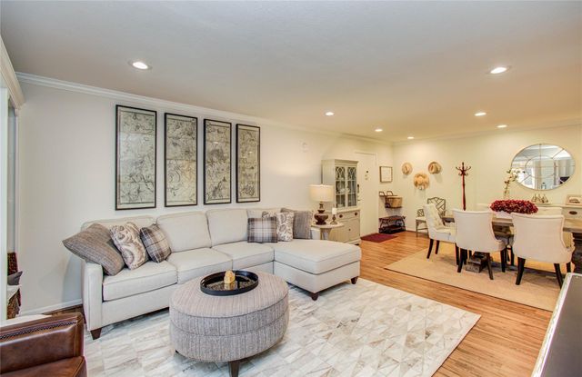 7575 Katy Freeway 113, Houston, TX 77024