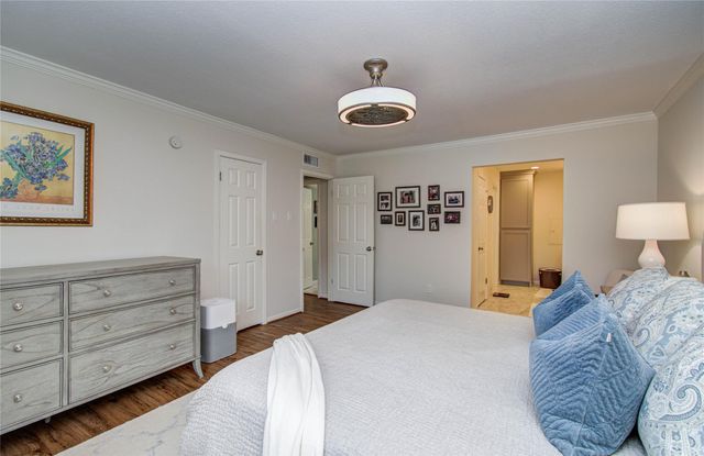 7575 Katy Freeway 113, Houston, TX 77024