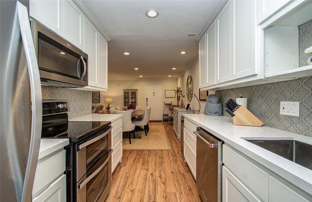 7575 Katy Freeway 113, Houston, TX 77024