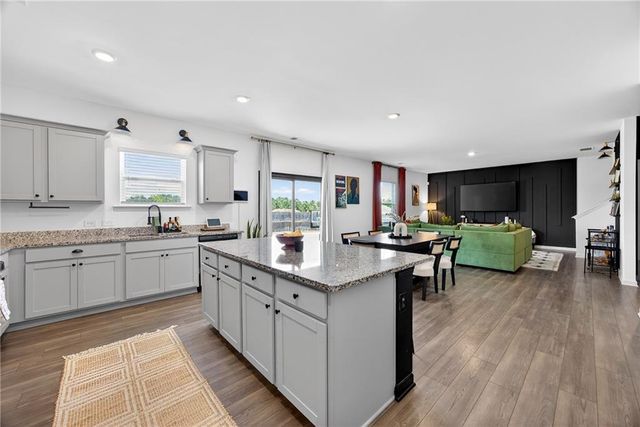 845 Delft Way, Hampton, GA 30228