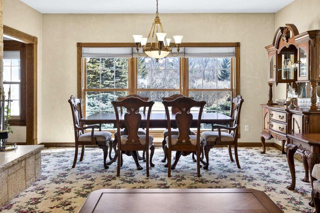 5565 APPLEWOOD COURT, Hartford, WI 53027