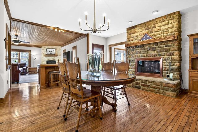 5565 APPLEWOOD COURT, Hartford, WI 53027