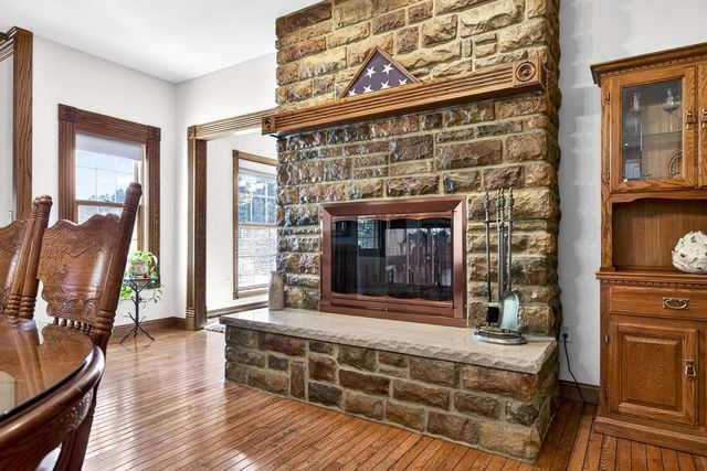 5565 APPLEWOOD COURT, Hartford, WI 53027