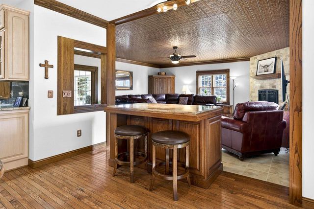 5565 APPLEWOOD COURT, Hartford, WI 53027