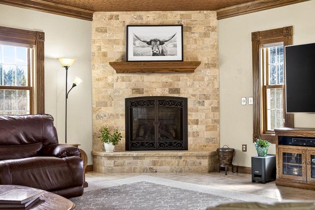 5565 APPLEWOOD COURT, Hartford, WI 53027