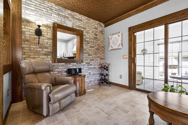 5565 APPLEWOOD COURT, Hartford, WI 53027