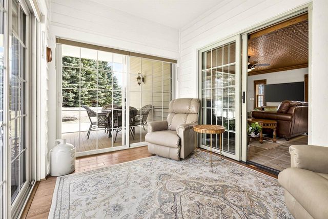 5565 APPLEWOOD COURT, Hartford, WI 53027