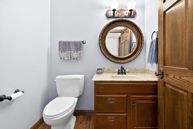 5565 APPLEWOOD COURT, Hartford, WI 53027