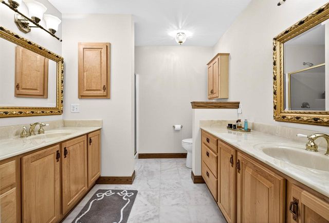 5565 APPLEWOOD COURT, Hartford, WI 53027