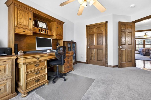 5565 APPLEWOOD COURT, Hartford, WI 53027