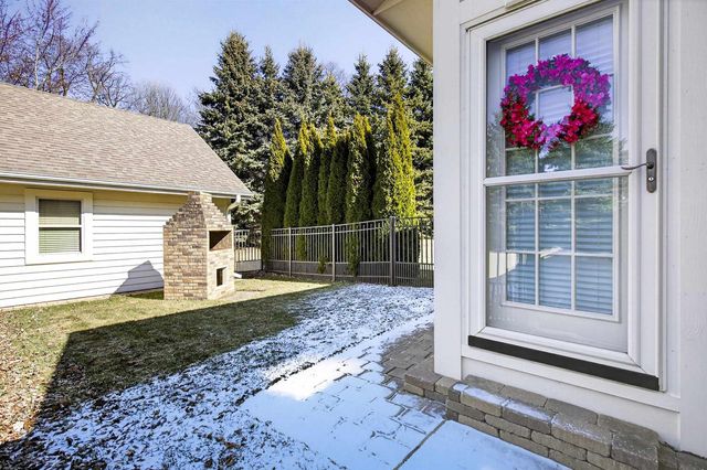 5565 APPLEWOOD COURT, Hartford, WI 53027