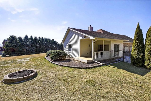 5565 APPLEWOOD COURT, Hartford, WI 53027