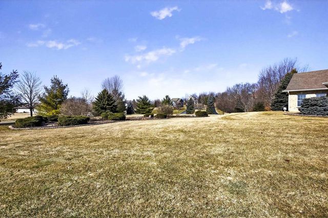 5565 APPLEWOOD COURT, Hartford, WI 53027
