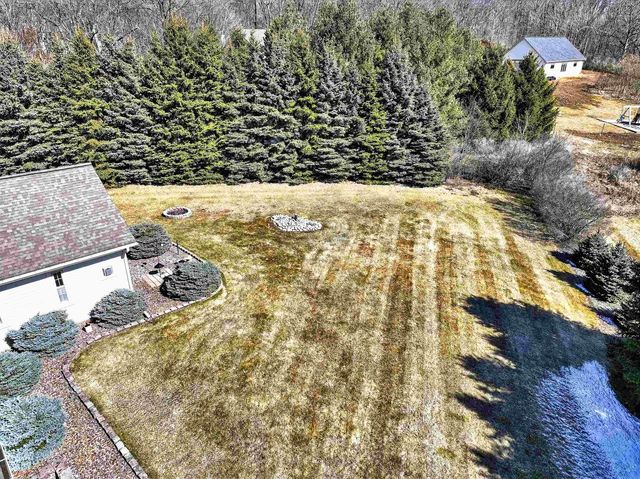 5565 APPLEWOOD COURT, Hartford, WI 53027