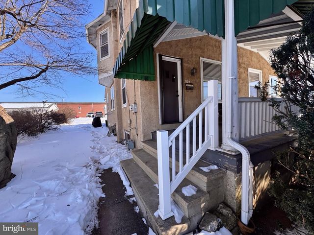 706 MAIN ST, Red Hill, PA 18076