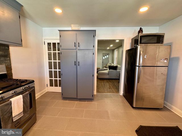 706 MAIN ST, Red Hill, PA 18076