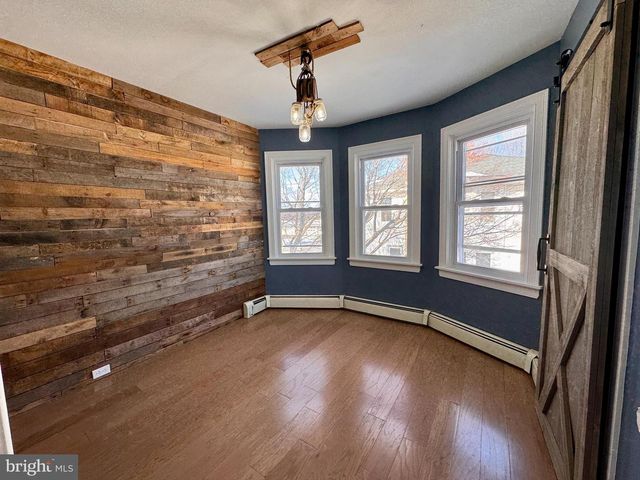 706 MAIN ST, Red Hill, PA 18076