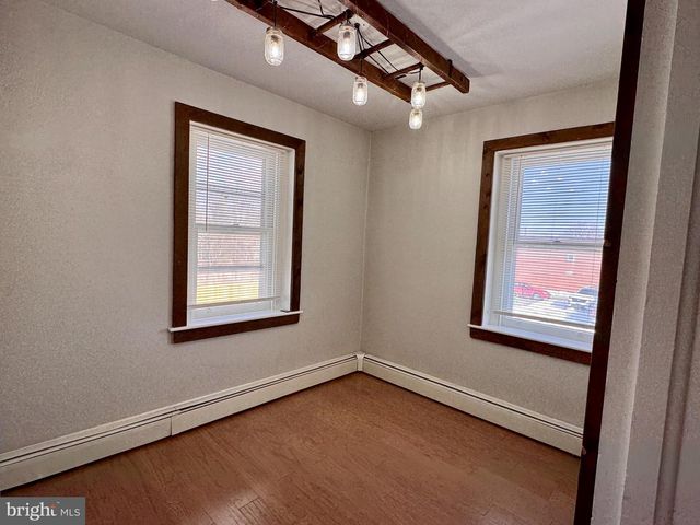 706 MAIN ST, Red Hill, PA 18076