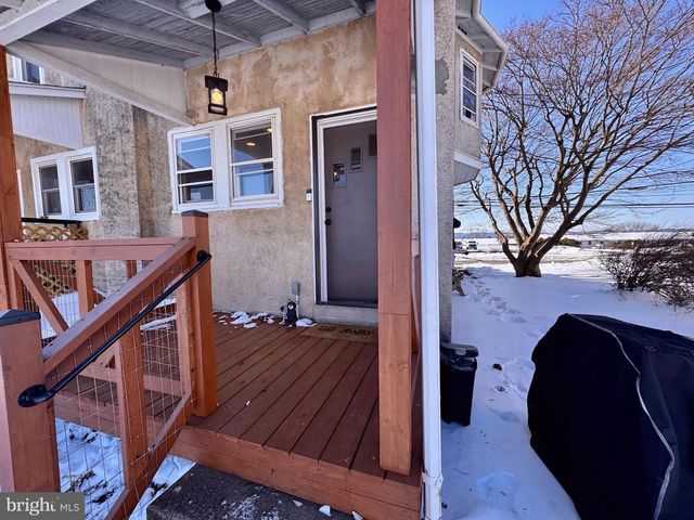 706 MAIN ST, Red Hill, PA 18076