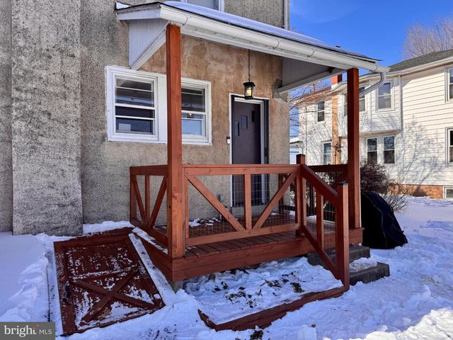 706 MAIN ST, Red Hill, PA 18076