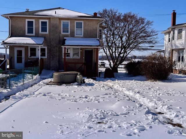 706 MAIN ST, Red Hill, PA 18076