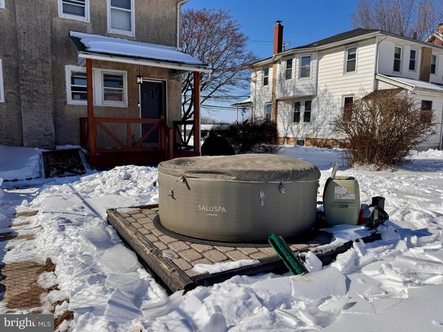 706 MAIN ST, Red Hill, PA 18076