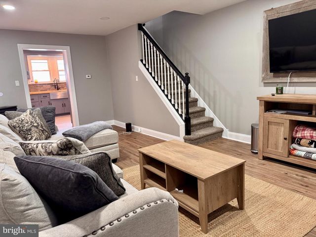 706 MAIN ST, Red Hill, PA 18076