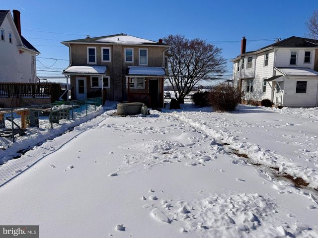 706 MAIN ST, Red Hill, PA 18076