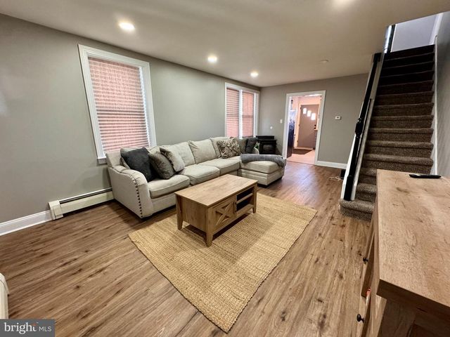 706 MAIN ST, Red Hill, PA 18076