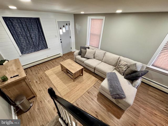 706 MAIN ST, Red Hill, PA 18076