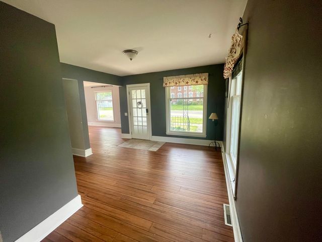 126 E South Street, Vicksburg, MI 49097
