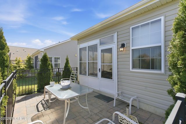 16 Raccoon Lane, Barnegat, NJ 08005