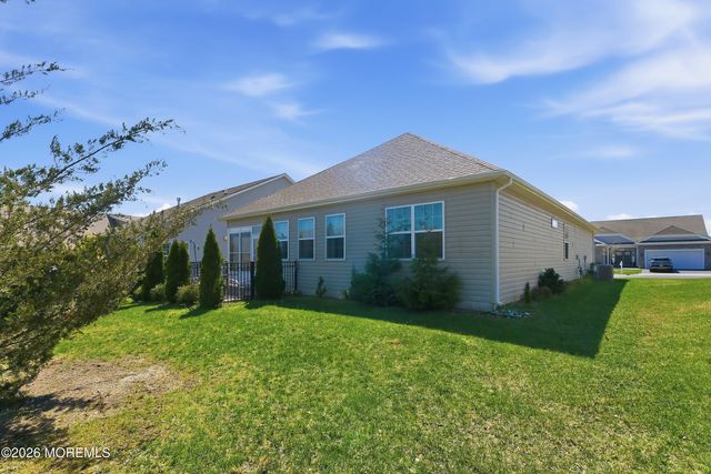 16 Raccoon Lane, Barnegat, NJ 08005