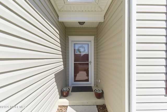 16 Raccoon Lane, Barnegat, NJ 08005