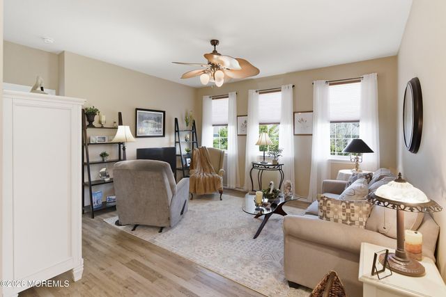 16 Raccoon Lane, Barnegat, NJ 08005