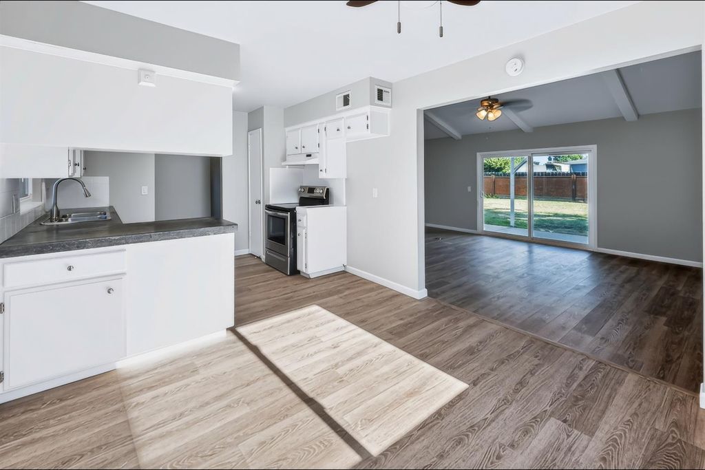 Image 10 of property listing at 1767 Gettysburg Avenue, Clovis, CA 93611