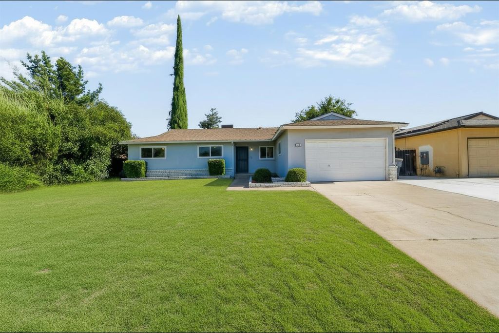 Image 2 of property listing at 1767 Gettysburg Avenue, Clovis, CA 93611