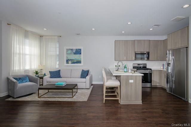 139 Sutton Court 139, Mount Sinai, NY 11766