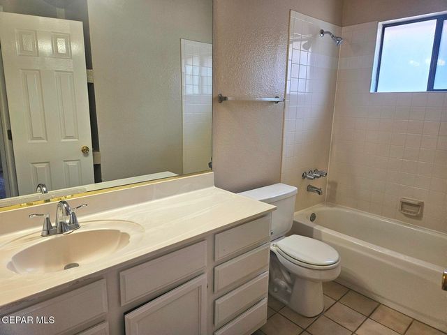 1120 COYOTE Lane, El Paso, TX 79912