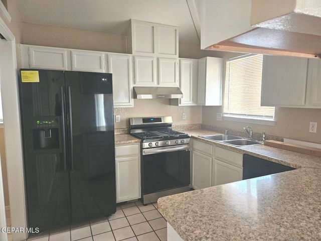 1120 COYOTE Lane, El Paso, TX 79912