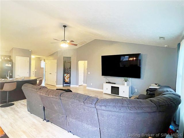 8827 Woodford Drive, Charlestown, IN 47111