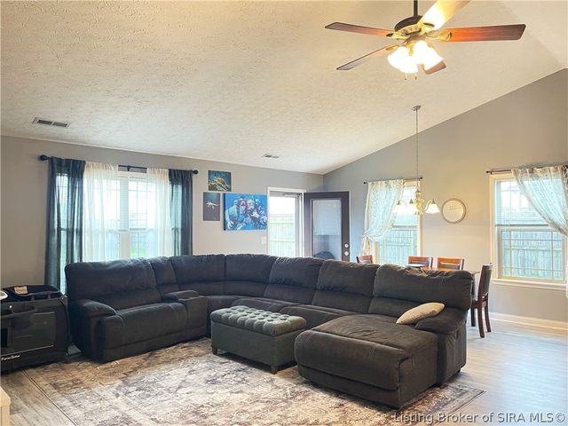 8827 Woodford Drive, Charlestown, IN 47111