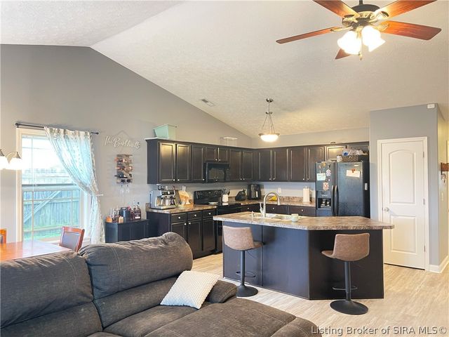 8827 Woodford Drive, Charlestown, IN 47111