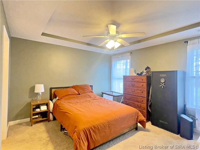 8827 Woodford Drive, Charlestown, IN 47111