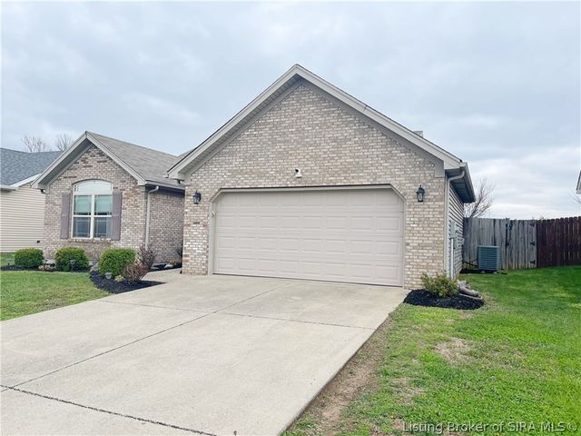 8827 Woodford Drive, Charlestown, IN 47111